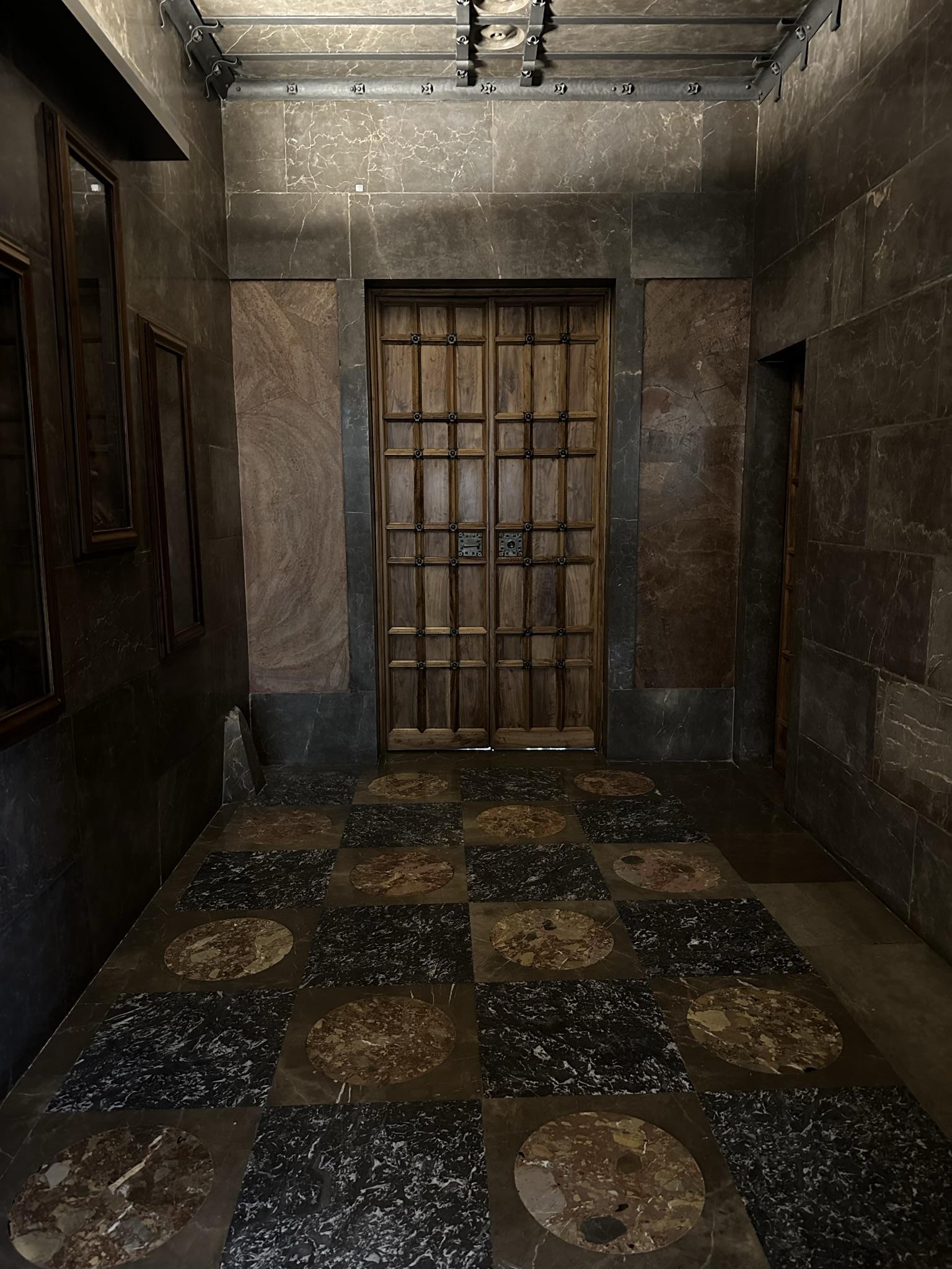 Designs of the palace doors, floor tiles and ceiling